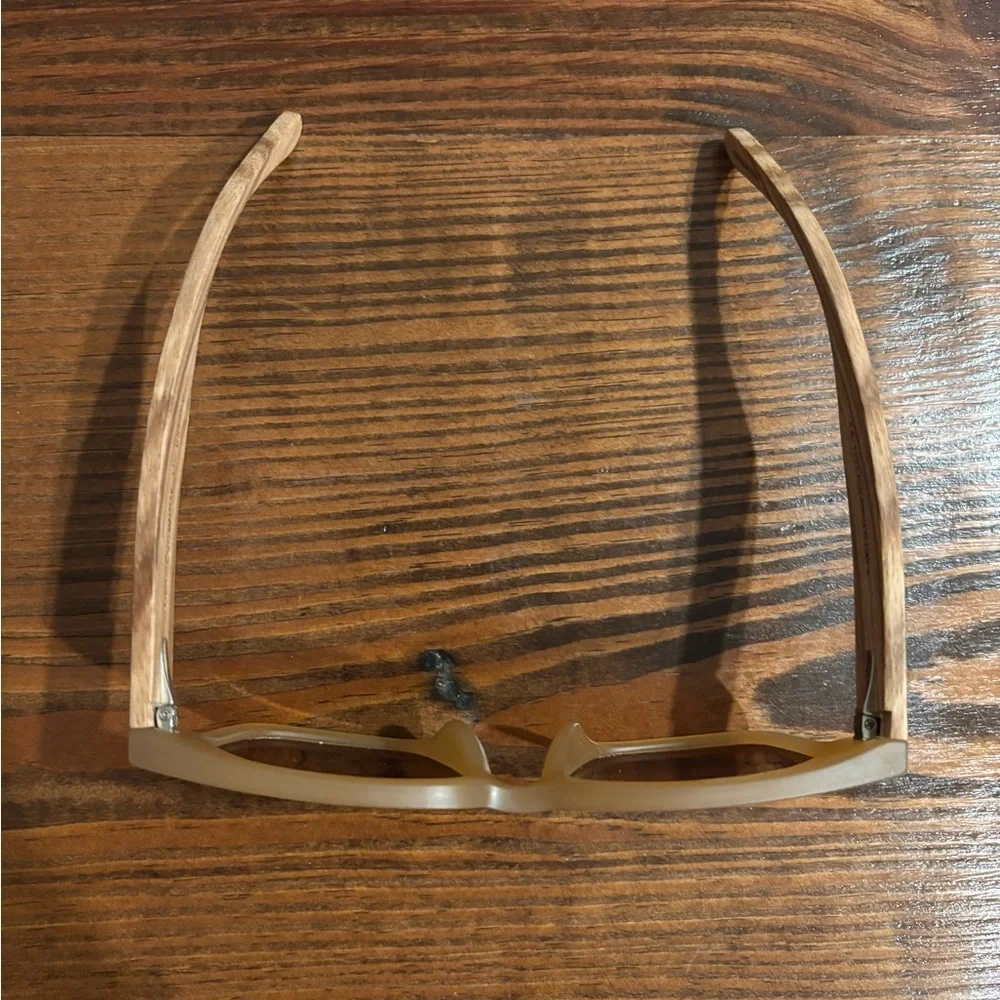 Leaf Eyewear Tan Sunglasses - Picture 5 of 5